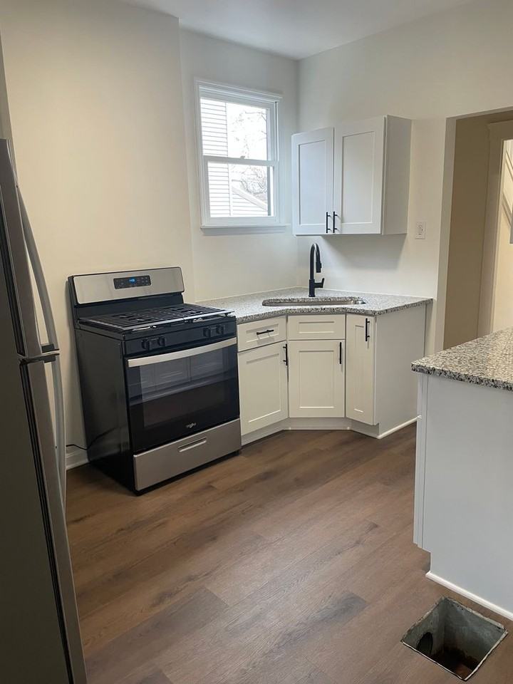 729 Grand Ave - Photo 4 of 15