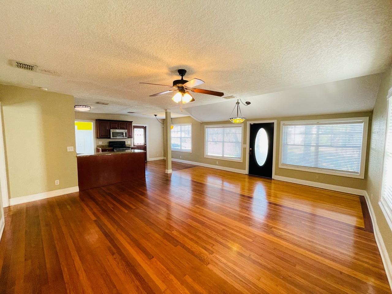 1332 W Princeton St - Photo 3 of 36