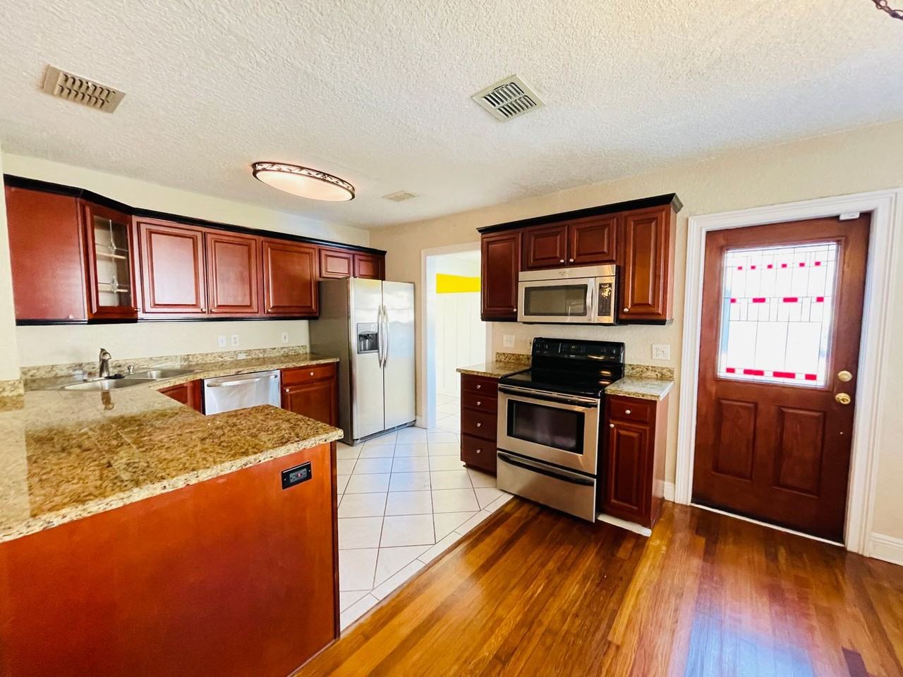 1332 W Princeton St - Photo 7 of 36