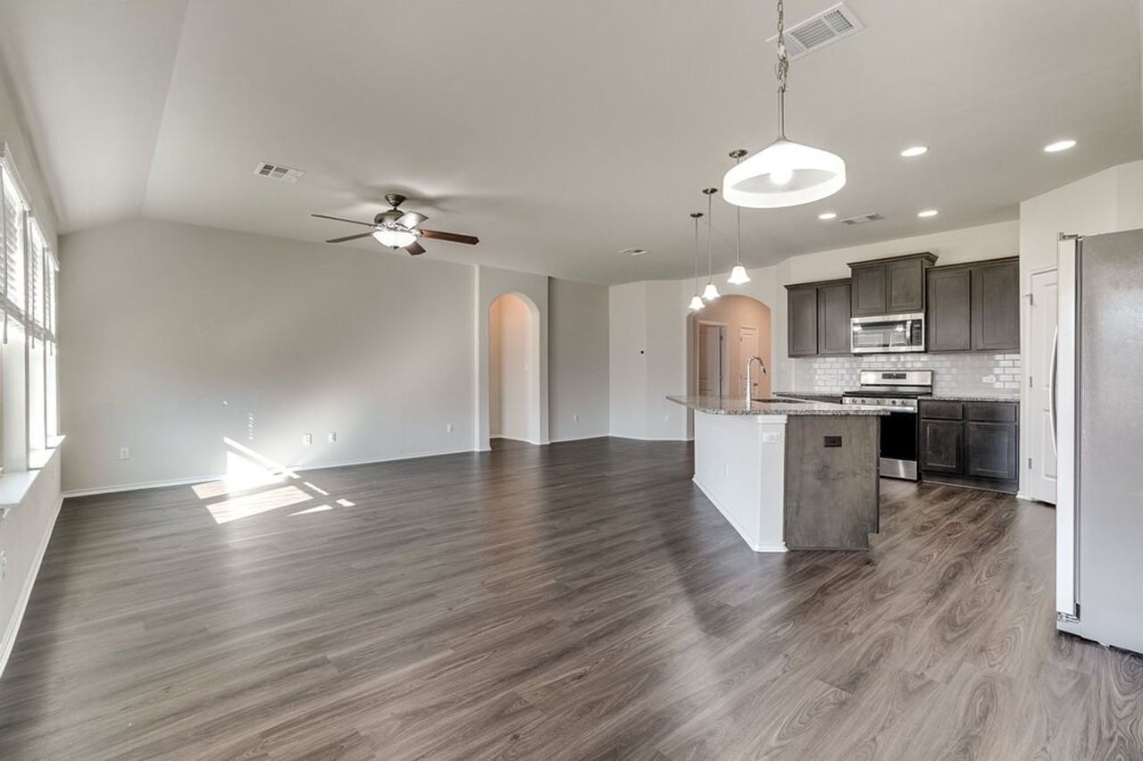 3401 Pauling Loop - Photo 7 of 20