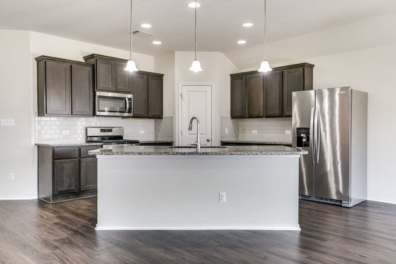 3401 Pauling Loop - Photo 3 of 20