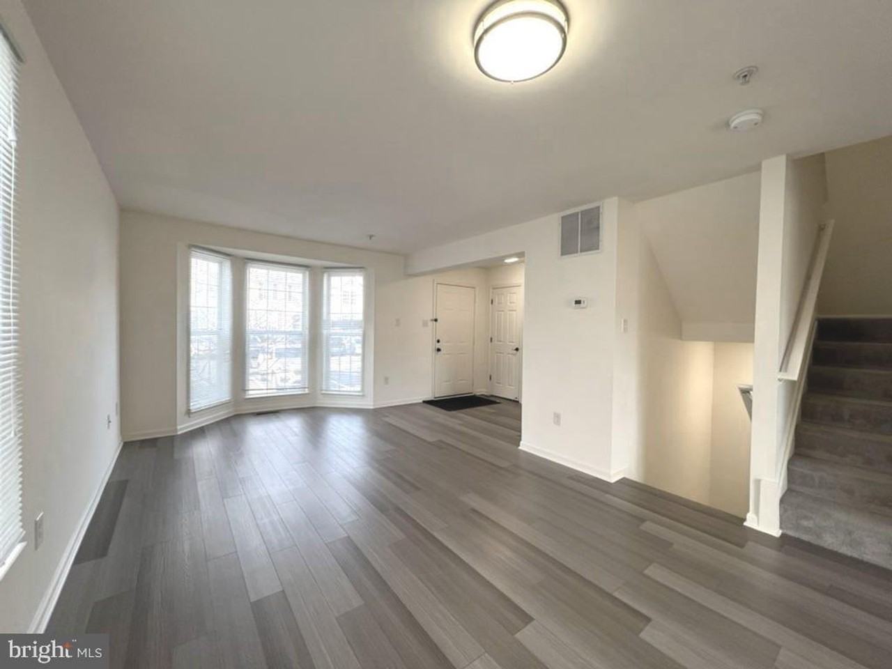 707 Horse Chestnut Ct - Photo 3 of 27