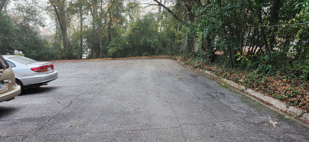 Aspen Apartments***Zach - Photo 2 of 11