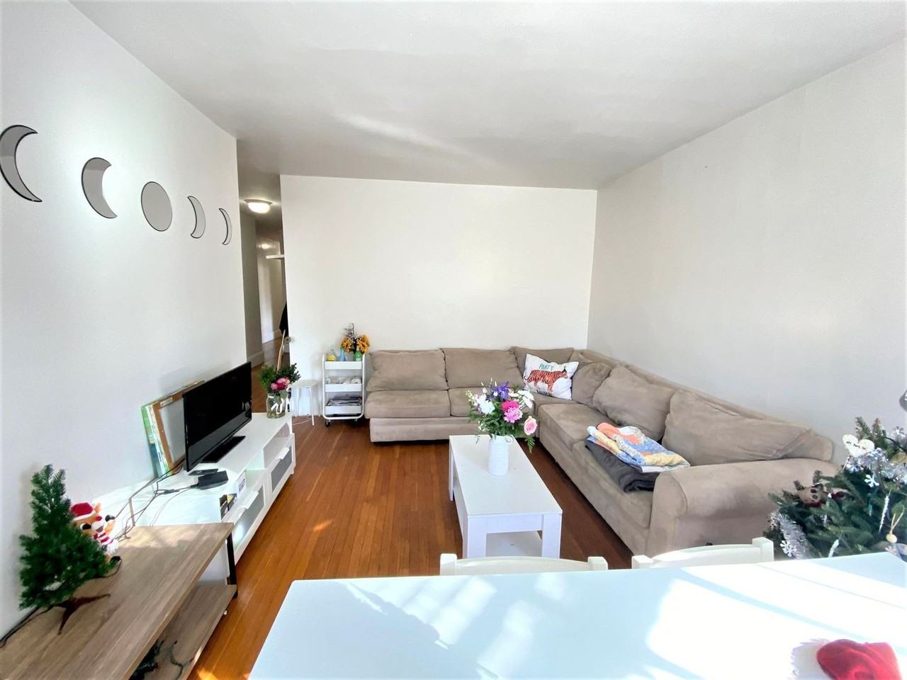 460 Park Drive - Photo 4 of 19