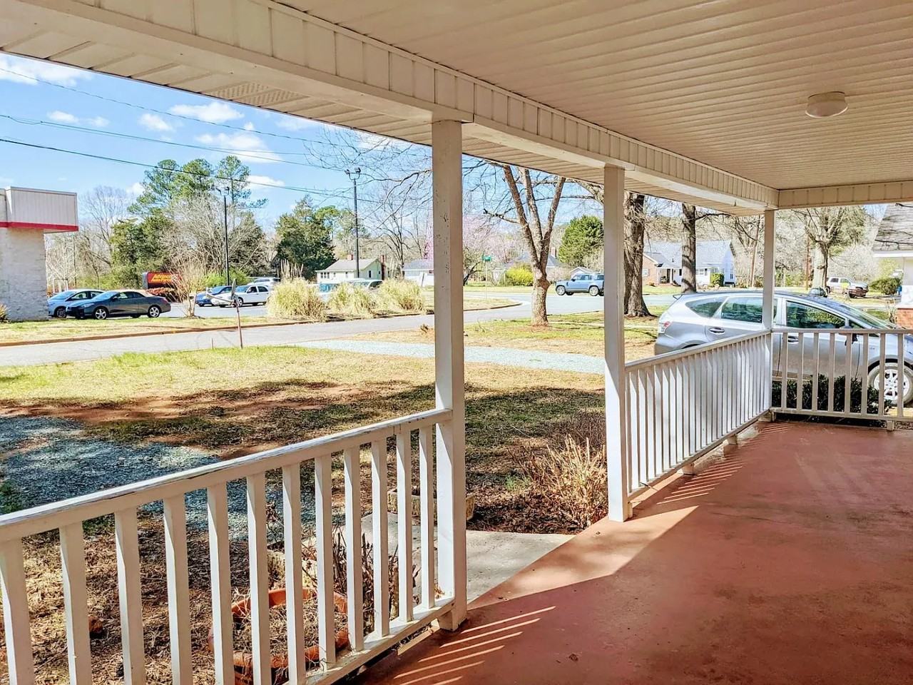 324 Toomer Loop Rd - Photo 5 of 17