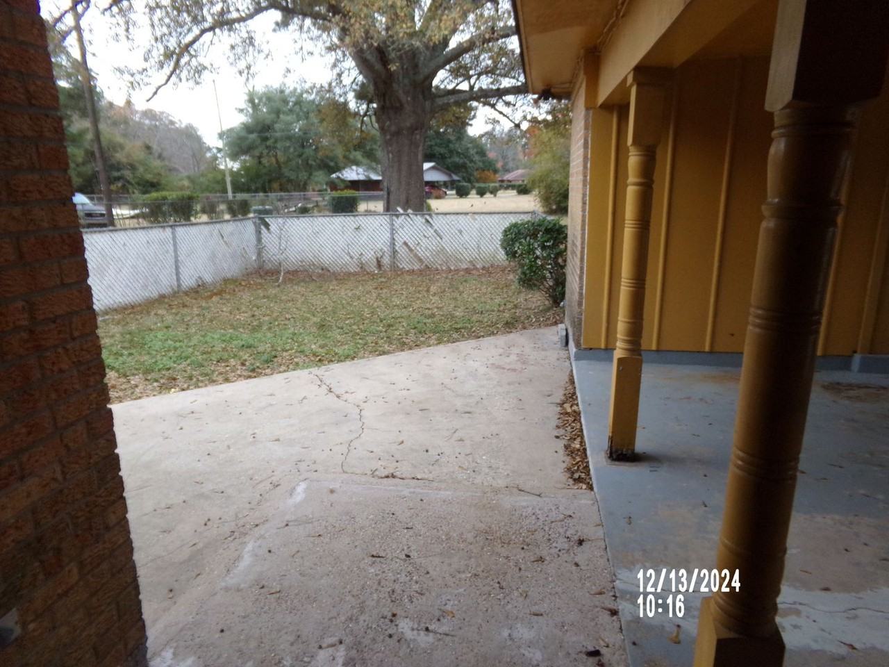 136 Carver Ave - Photo 3 of 16