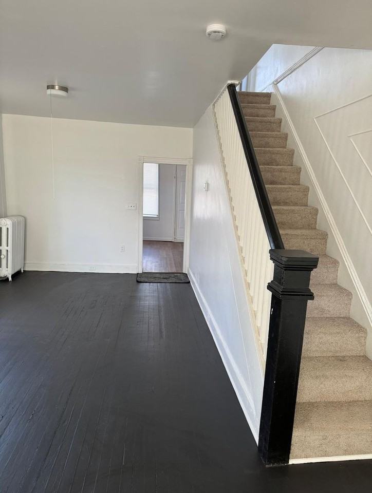 1810 Presstman St - Photo 2 of 11
