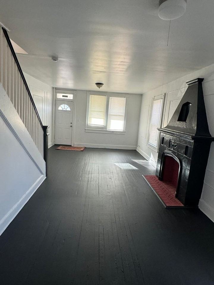 1810 Presstman St - Photo 3 of 11
