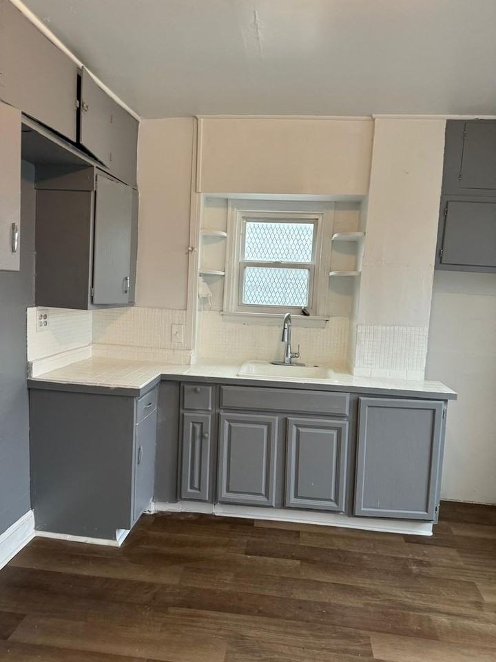 1810 Presstman St - Photo 5 of 11