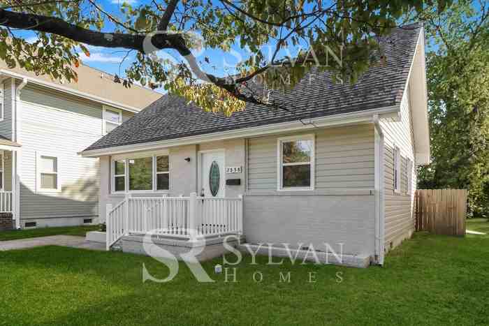 7538 Diven St - Photo 3 of 16