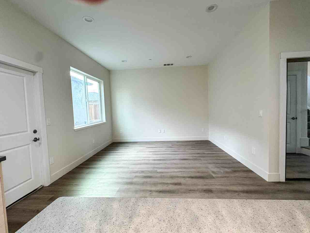 576 Marin Ave #NA - Photo 7 of 14