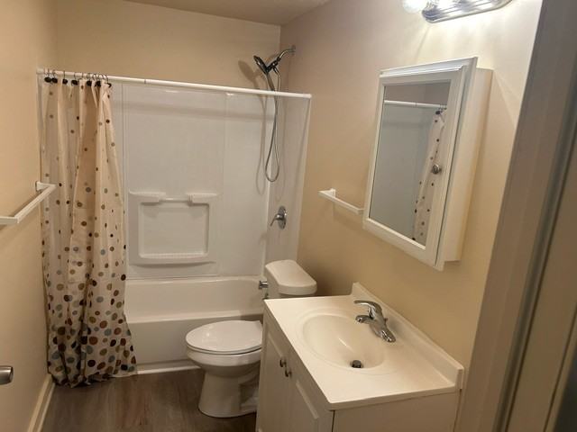 5520 Summit Ave #4 - Photo 4 of 9