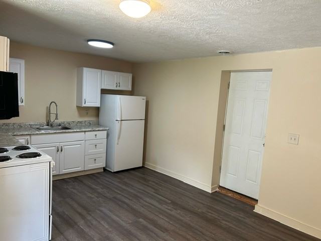 5520 Summit Ave #4 - Photo 6 of 9