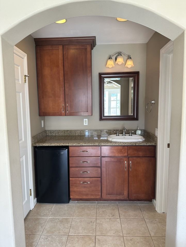 1006 Sea Ln #1 - Photo 3 of 10