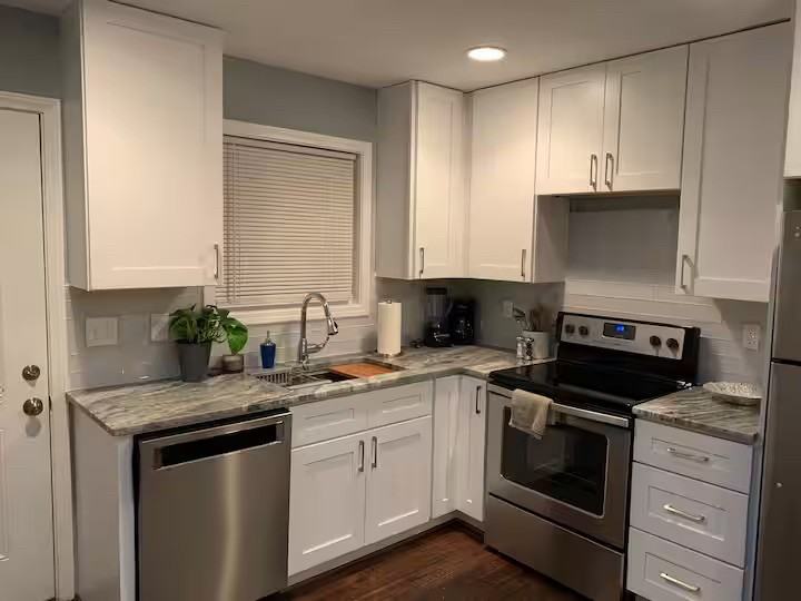 1485 Janmar Dr - Photo 3 of 24