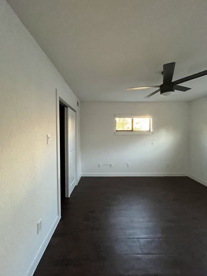 Dream Montrose - Photo 7 of 21