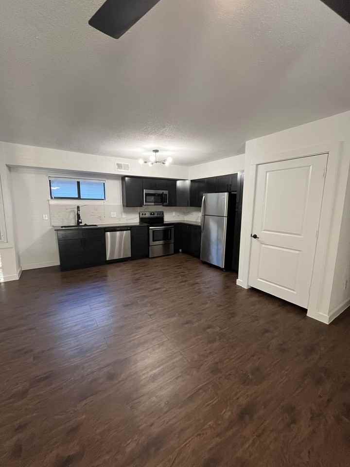 Dream Montrose - Photo 3 of 21