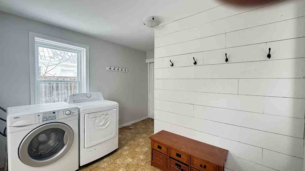 424 St Lawrence St #424 - Photo 2 of 16