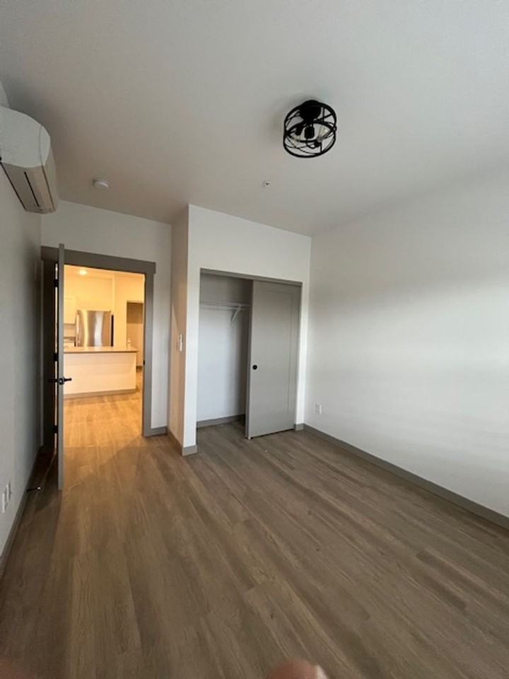 102 E Farwell Rd #219 - Photo 4 of 8