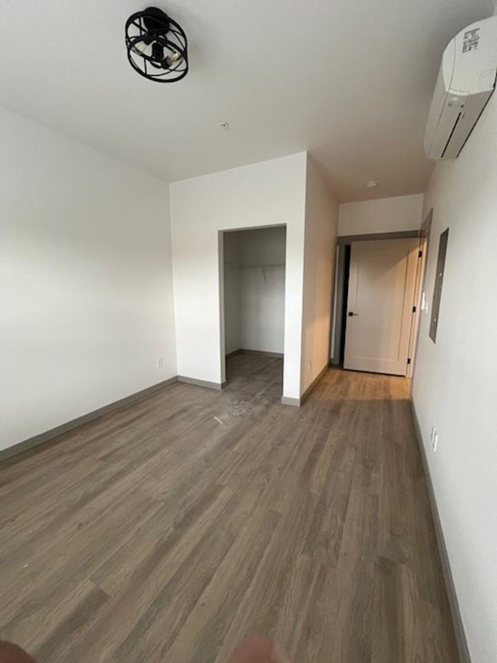 102 E Farwell Rd #219 - Photo 7 of 8