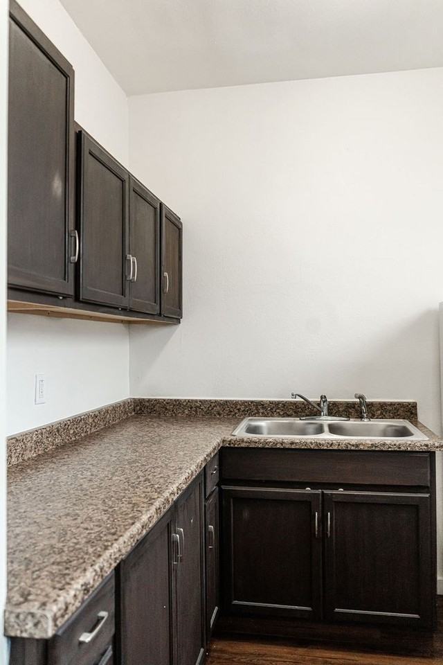 Lexington apartments - Photo 6 of 19