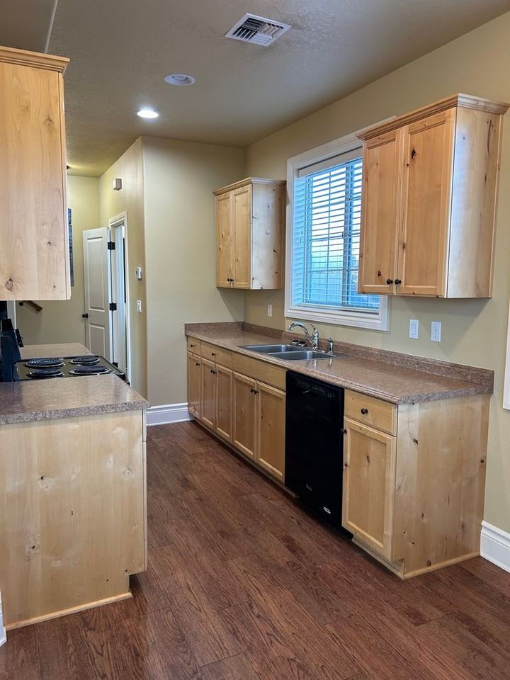 2320 Nw Grant Ave #101 - Photo 6 of 20