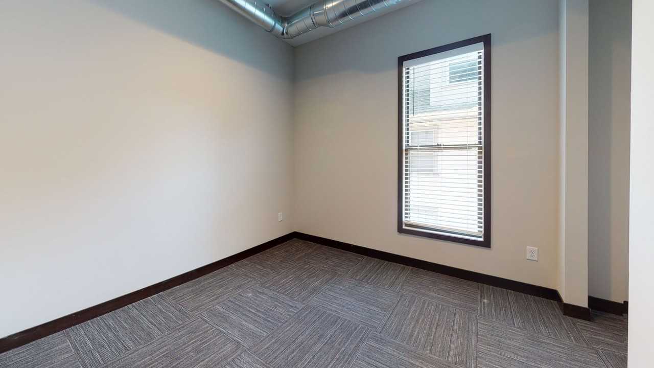 501 6th St SE - Photo 5 of 14