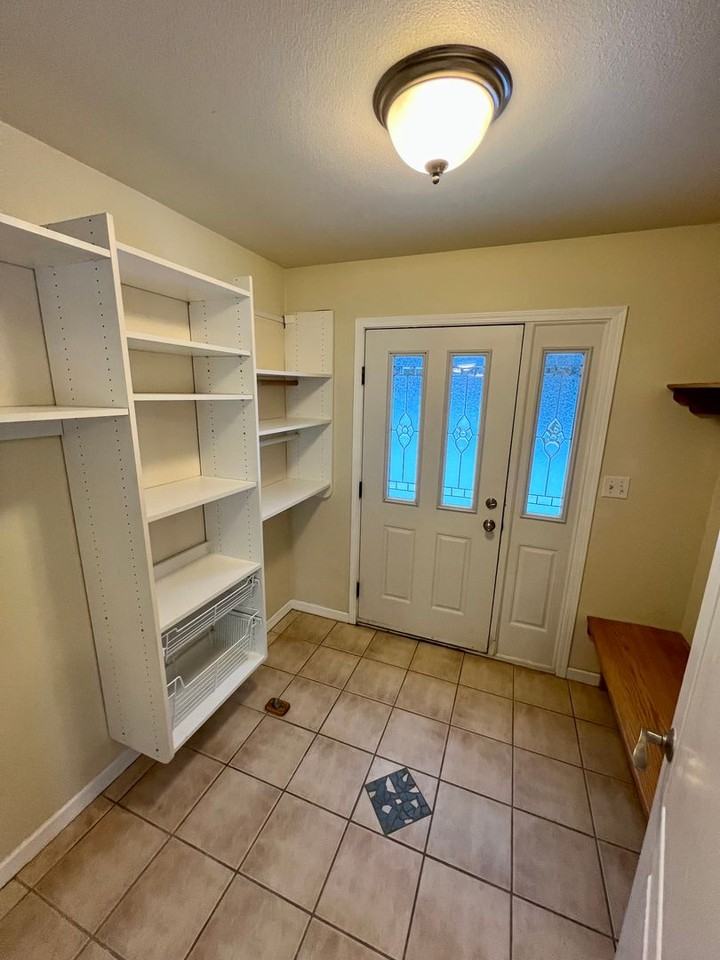 783 Foxview Rd - Photo 2 of 21