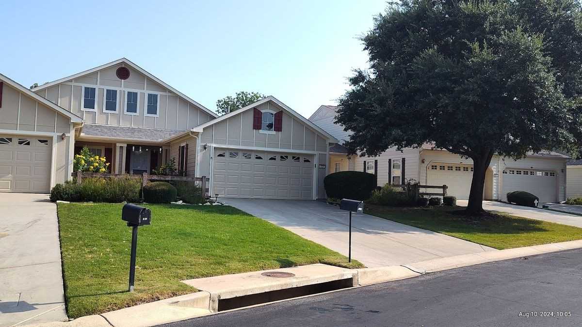 223 Bonham Loop - Photo 3 of 13