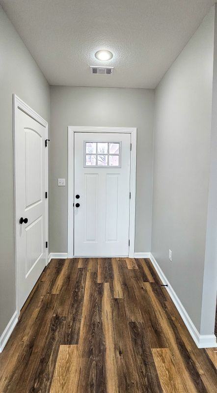 102 Clearwater Dr - Photo 2 of 23