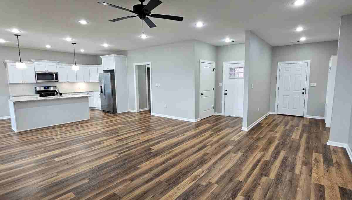 102 Clearwater Dr - Photo 4 of 23