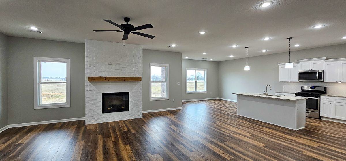 102 Clearwater Dr - Photo 5 of 23