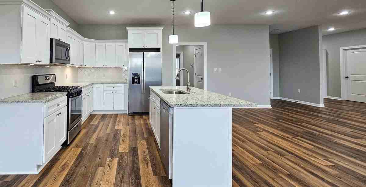 102 Clearwater Dr - Photo 7 of 23