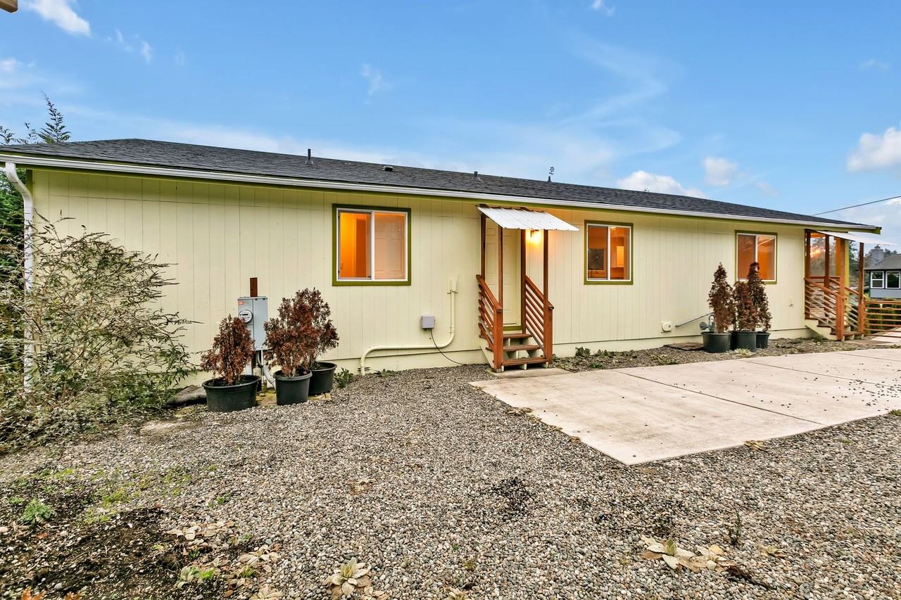 7803 E Maple St - Photo 4 of 27