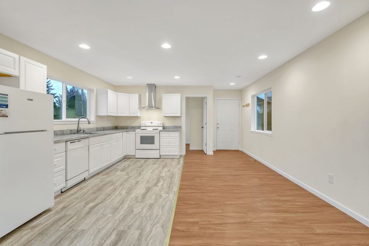 7803 E Maple St - Photo 7 of 27