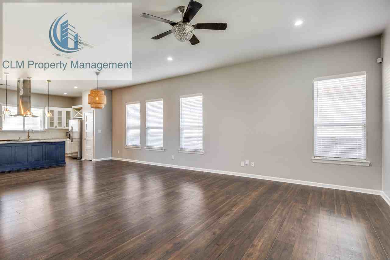 619 Buckalew Street - Photo 4 of 27