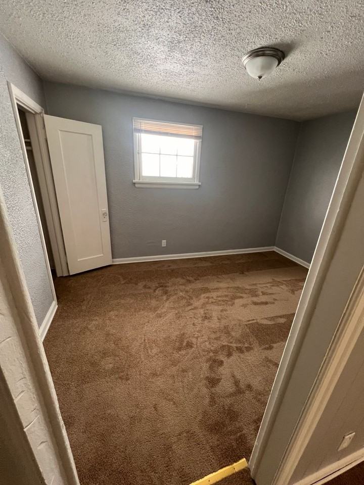 422 Cook Ave - Photo 5 of 7