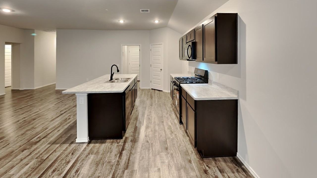 610 Nw 120th Ter - Photo 6 of 21