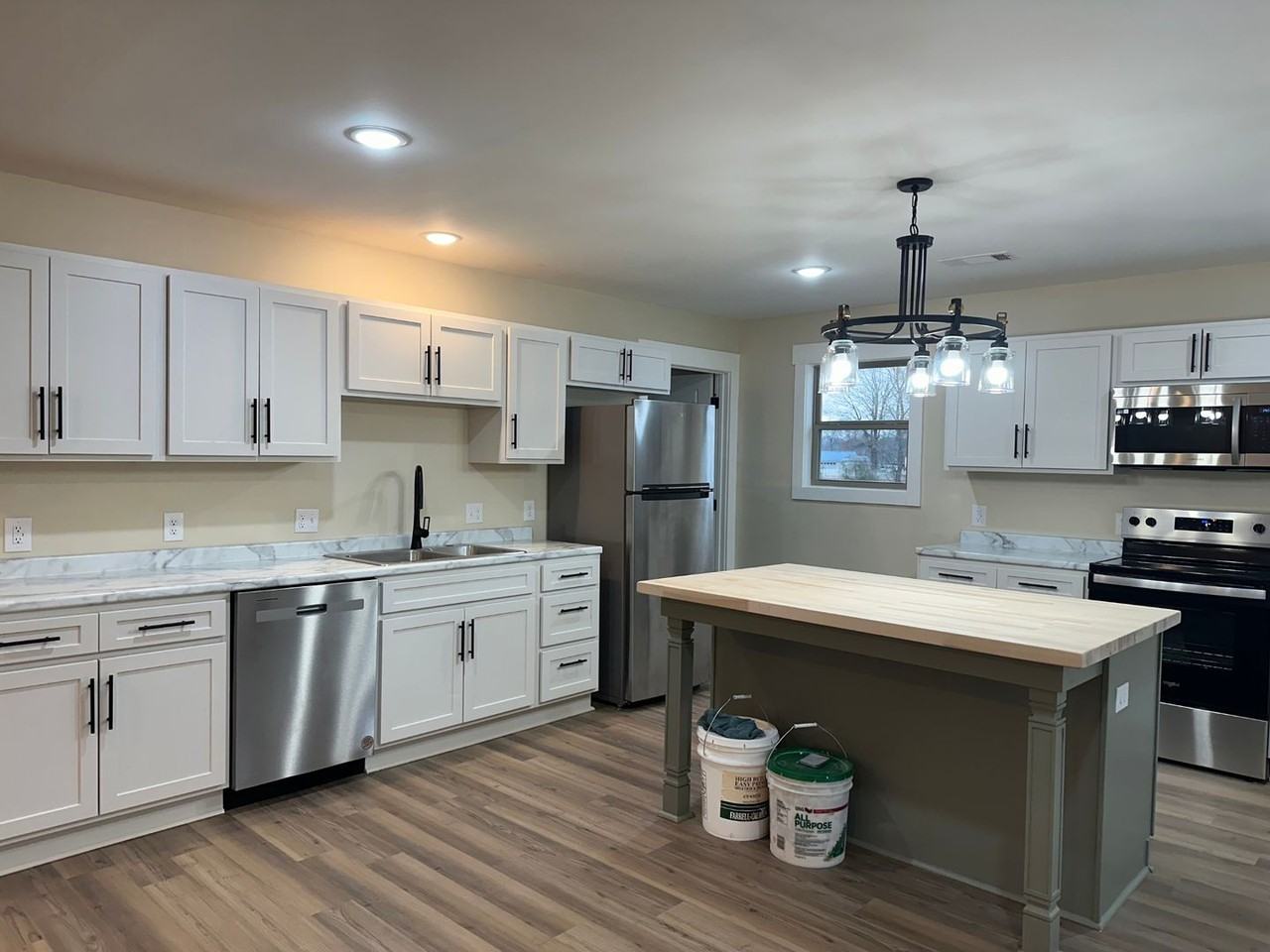 367 Mount Pelia Rd - Photo 3 of 15