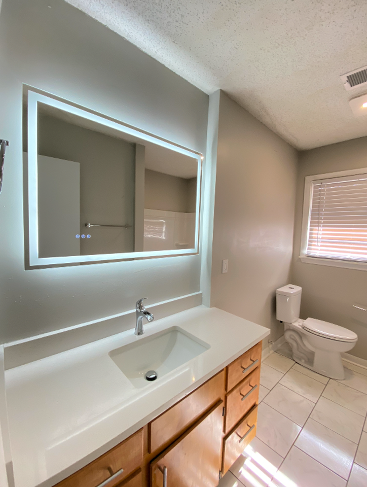 824 Gentry Dr - Photo 2 of 9