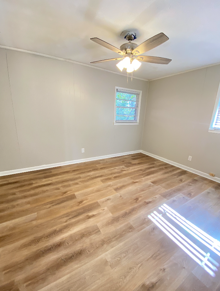 824 Gentry Dr - Photo 3 of 9