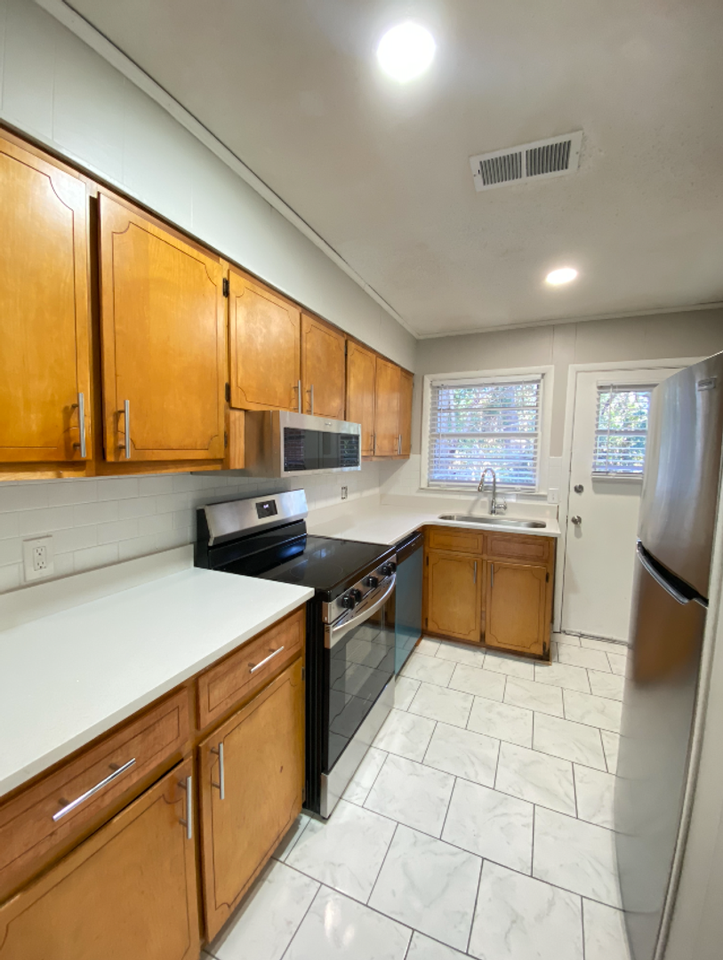 824 Gentry Dr - Photo 6 of 9