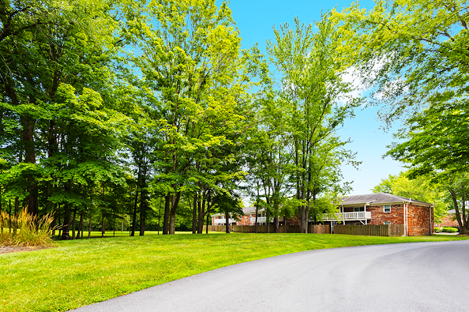 1325 W 75th Ct - Photo 2 of 14