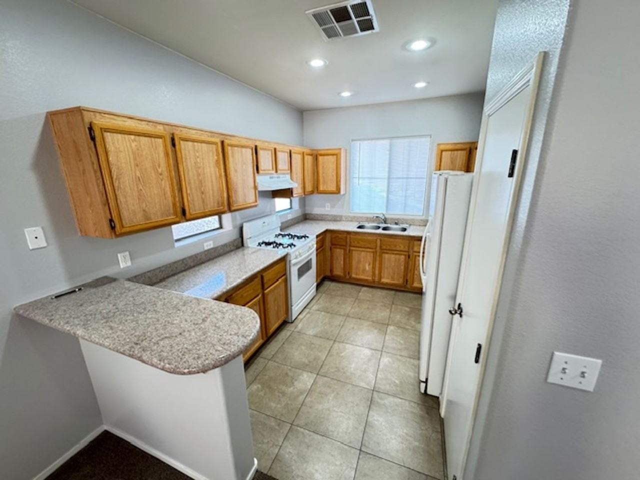 9723 Villa Lorena Ave - Photo 5 of 17