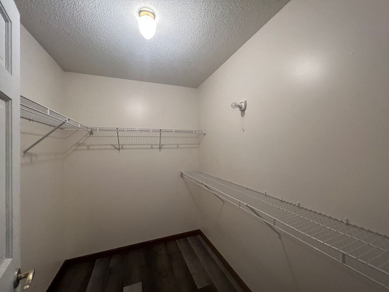 5211 Deerwood Lk - Photo 2 of 8