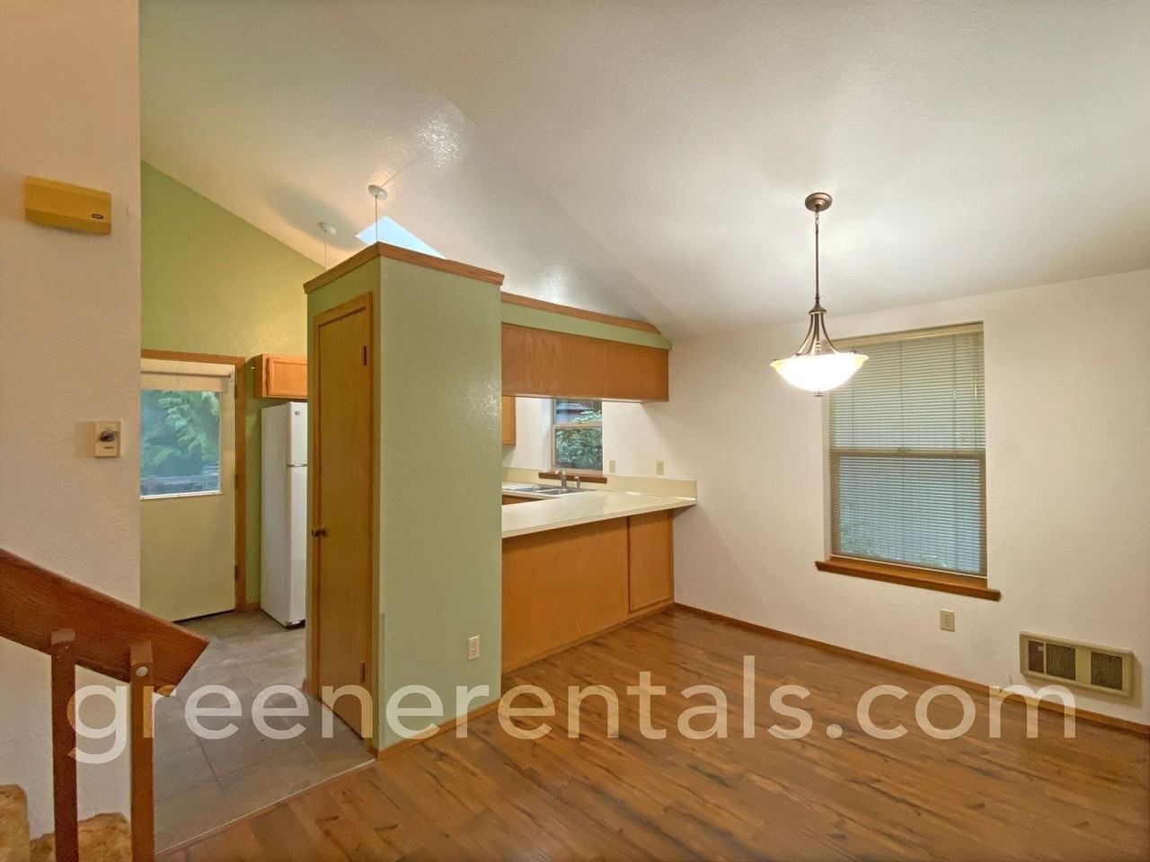 1238 Irving St Sw - Photo 4 of 20