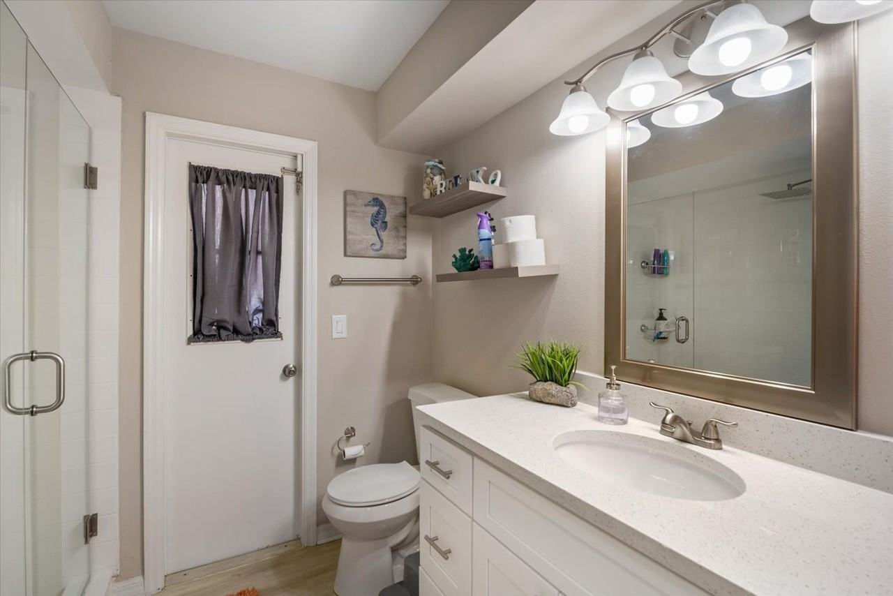 2110 Laindale Pl - Photo 4 of 30