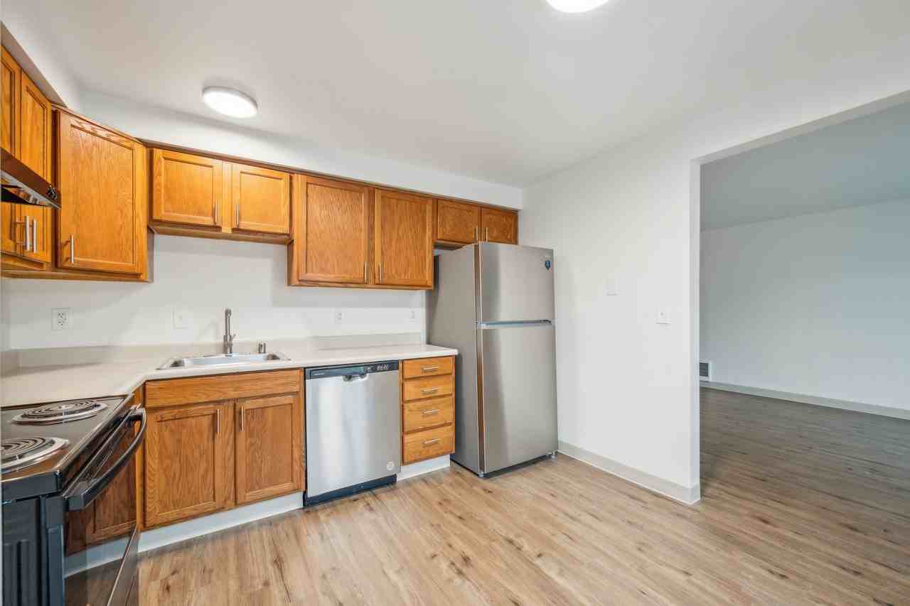 The 1800 Place Apartments - Photo 6 of 41