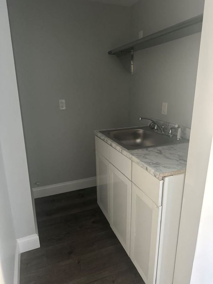 610 Congress St - Photo 4 of 4