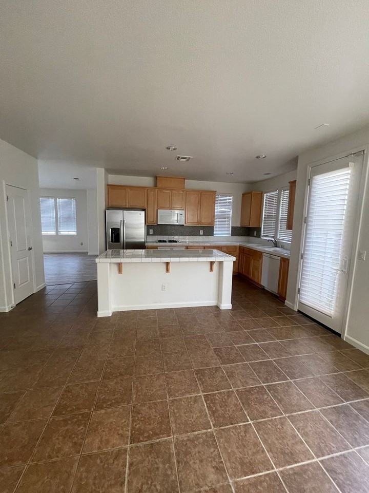 8143 Carlisle Way - Photo 5 of 19